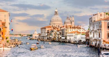 Private Gondelfahrt in Venedig Entdecken Sie die Rialtobrücke und Mehr (7)
