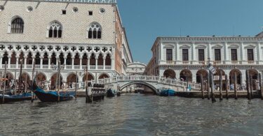 Private Gondelfahrt in Venedig zum Seufzerbrücke