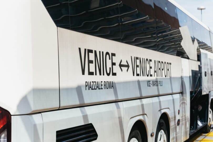 Bustransfer vom Flughafen Marco Polo ins Stadtzentrum von Venedig