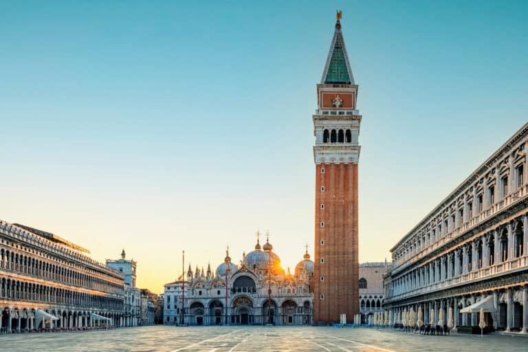 Der Markusplatz (Piazza San Marco) In Venedig - Gondelfahrt In Venedig